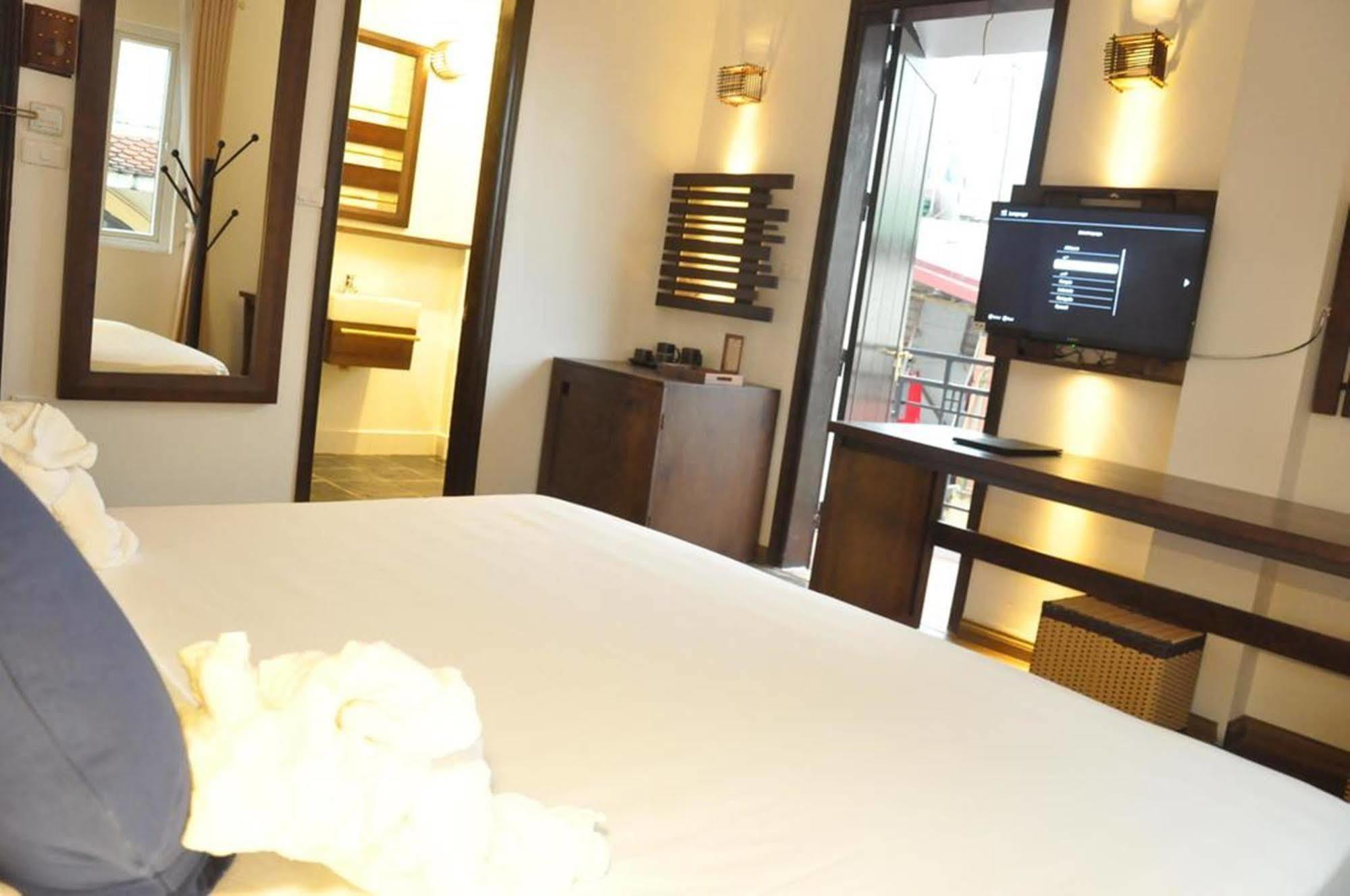 Cinnamon Cathedral Hotel Hanoi Exterior foto
